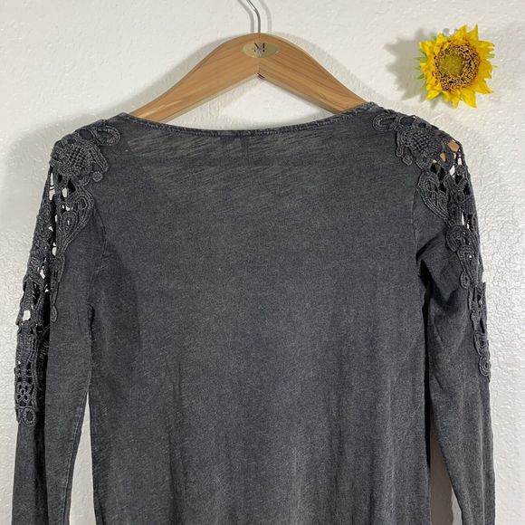 Cato Est. NWT Black Acid Wash Tassel Embroidered Sleeve Blouse Size XS Womens - Picture 9 of 11